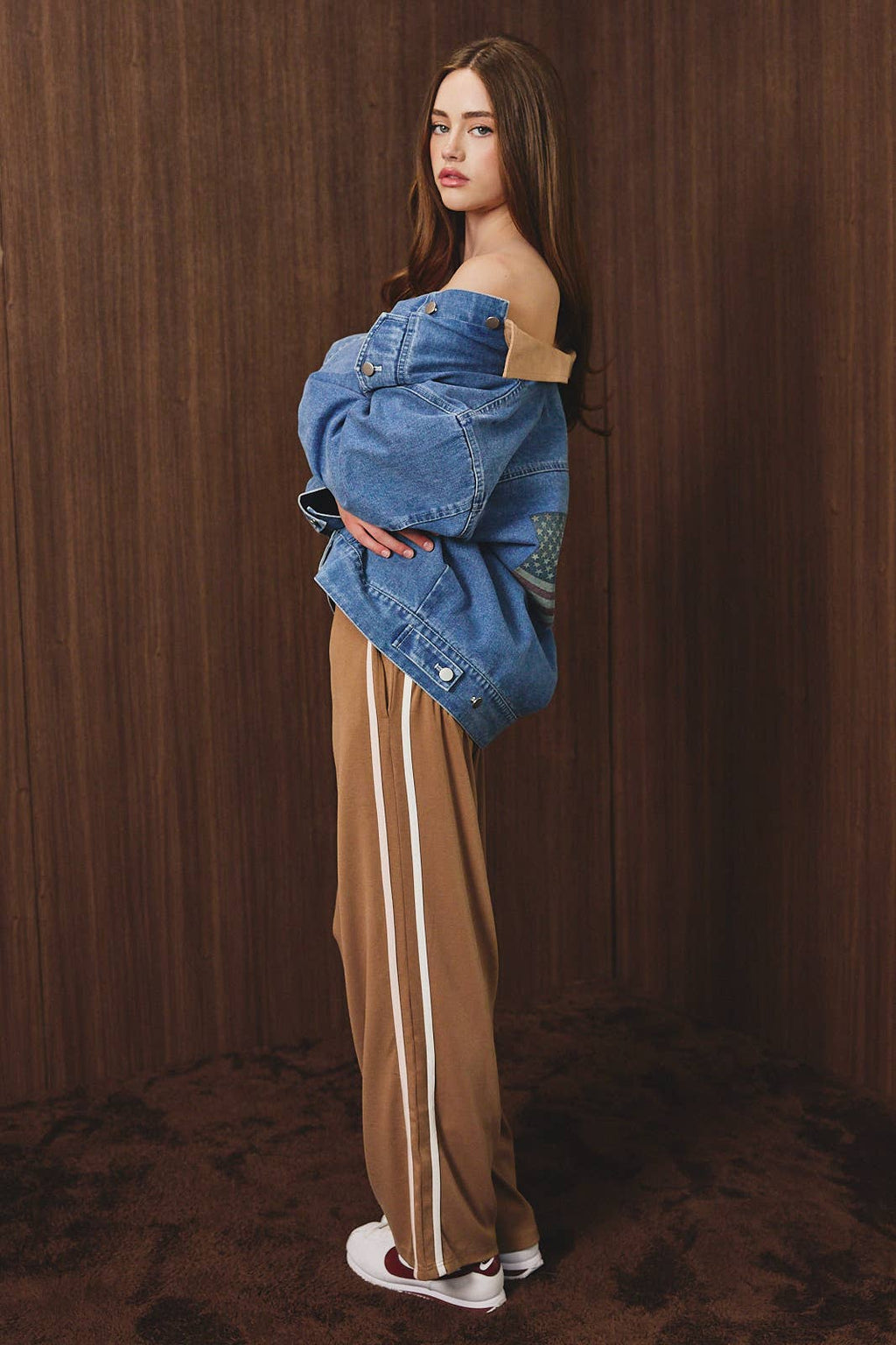 MID RISE CONTRAST LINE DETAIL PANTS