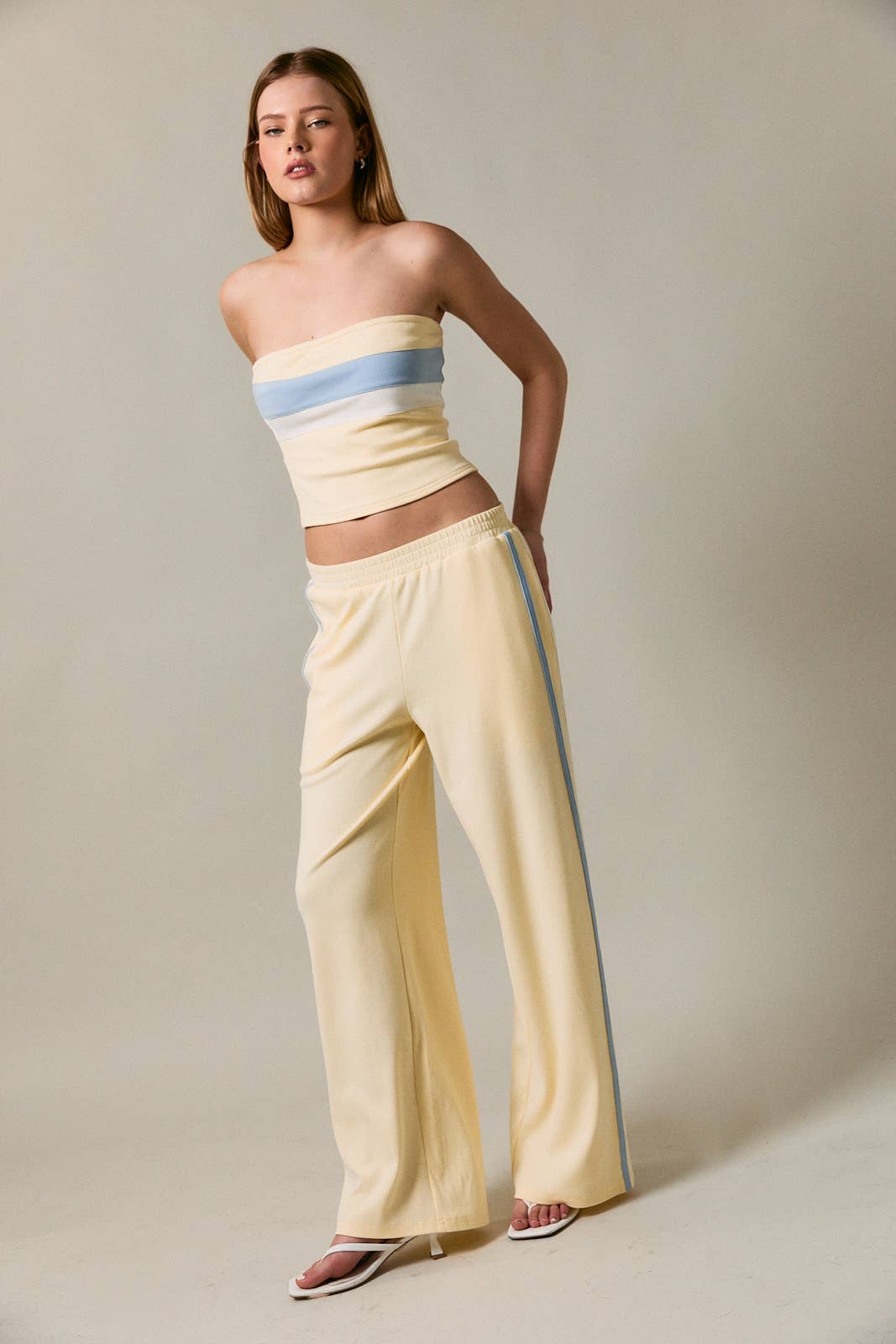 MID RISE CONTRAST LINE DETAIL PANTS